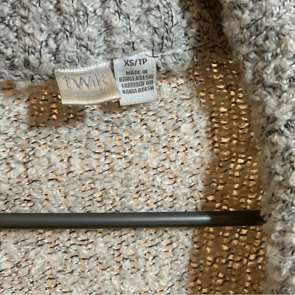 Cozy grey vest- size XS - Picture 4 of 4